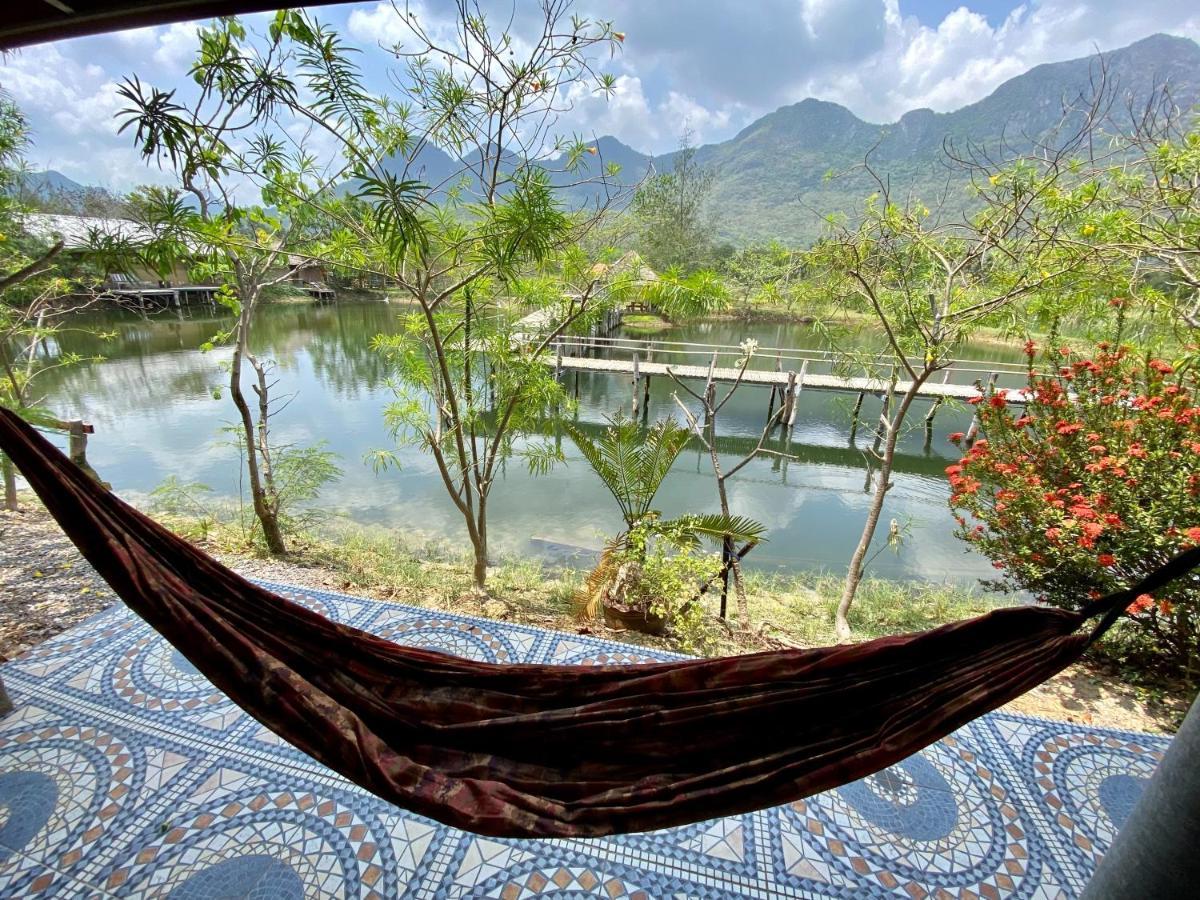 Hotel Numpu Baandin à Sam Roi Yot Extérieur photo