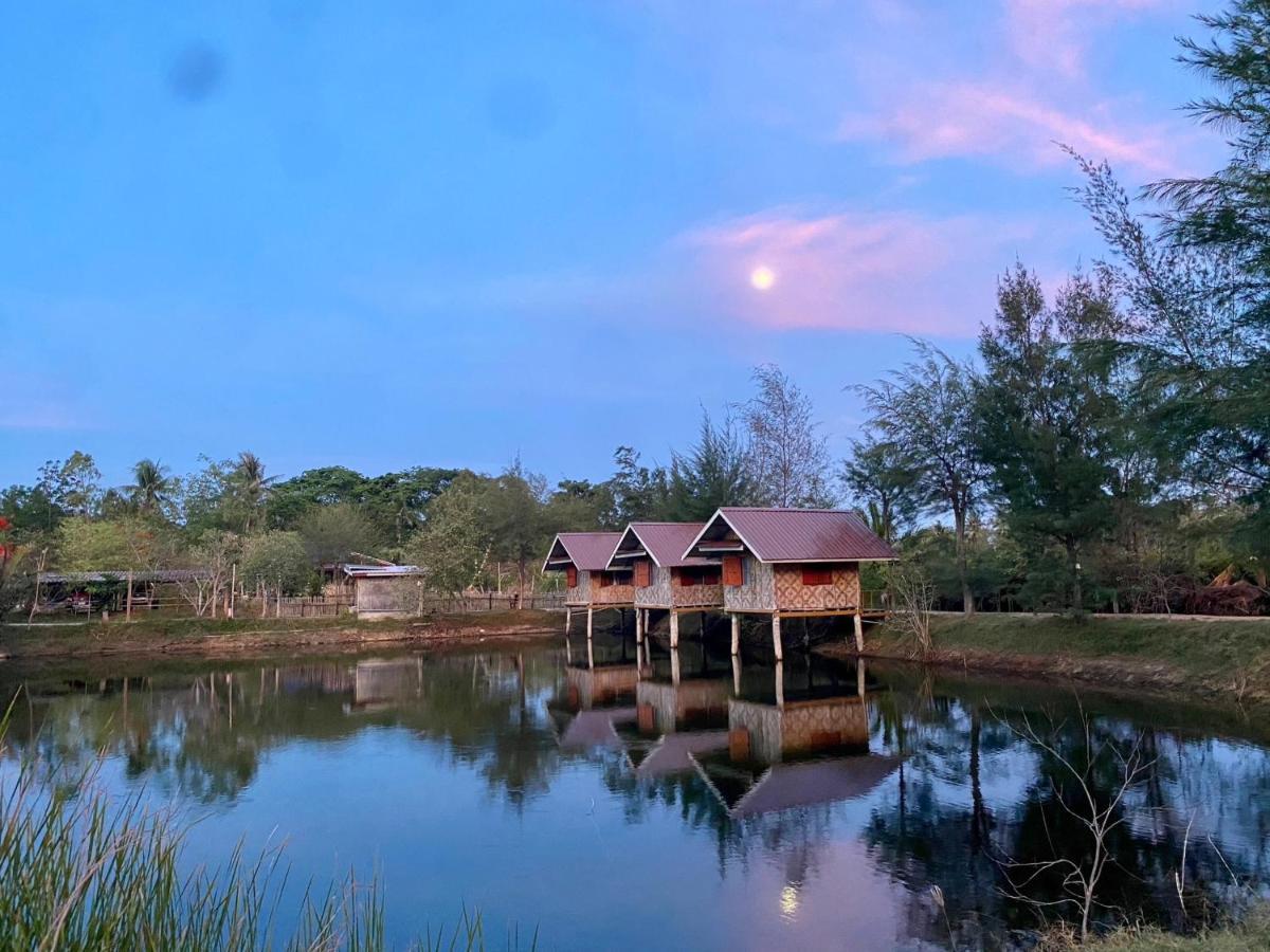 Hotel Numpu Baandin à Sam Roi Yot Extérieur photo