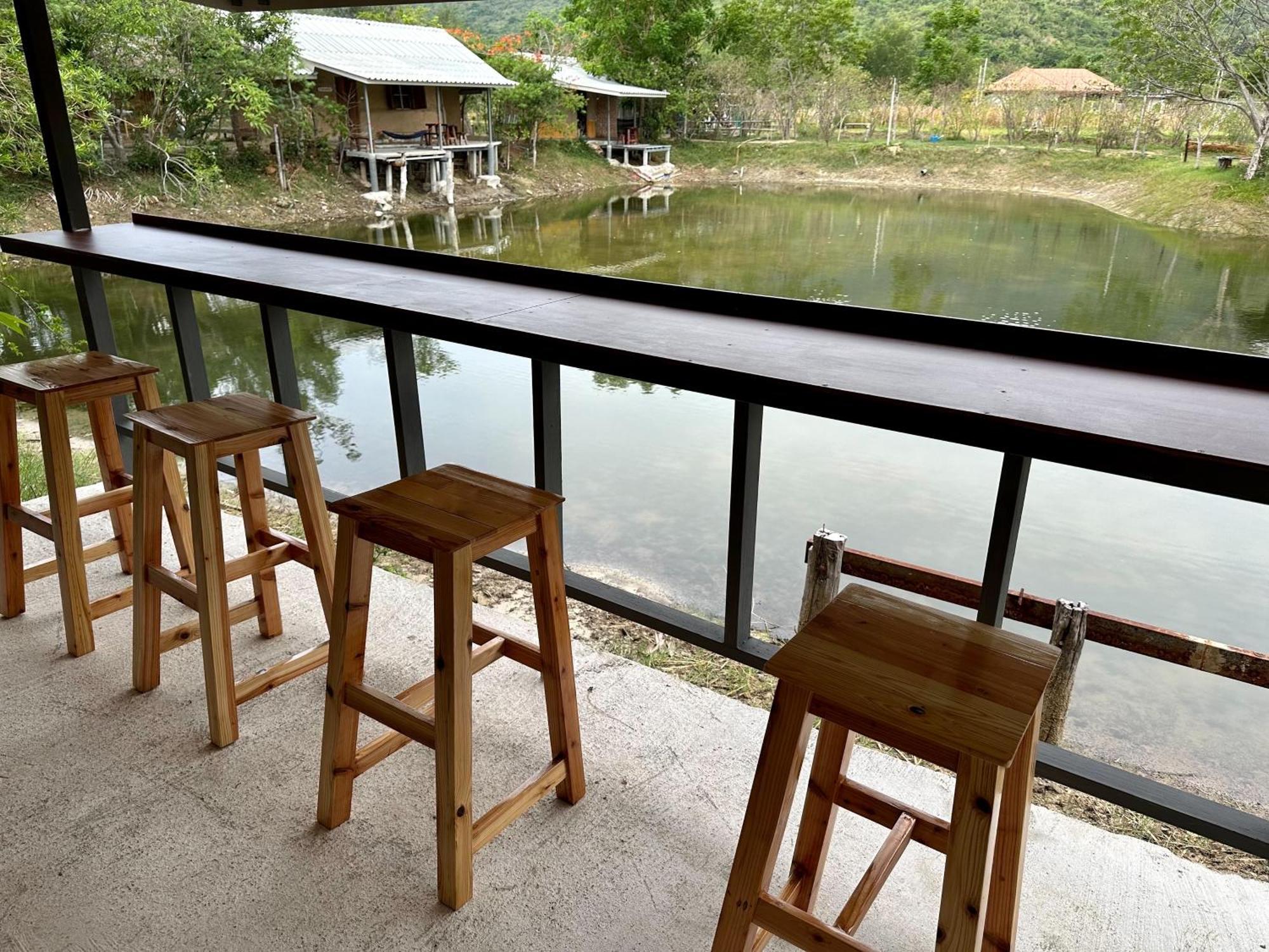 Hotel Numpu Baandin à Sam Roi Yot Extérieur photo