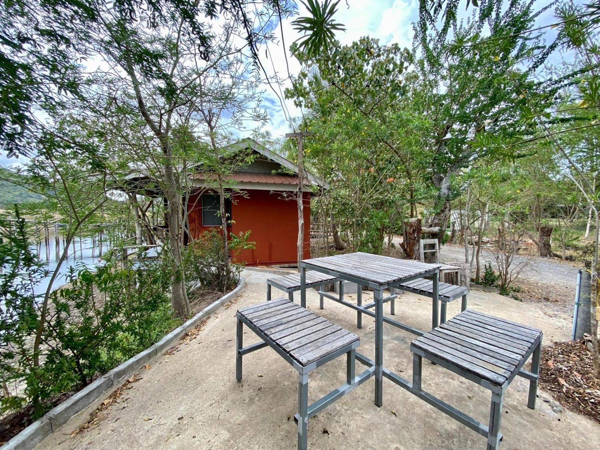 Hotel Numpu Baandin à Sam Roi Yot Extérieur photo